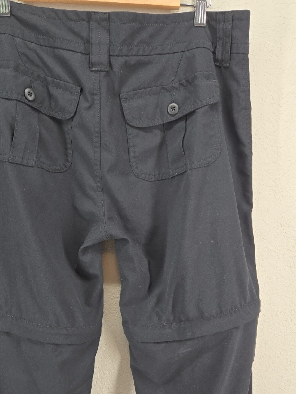Women’s Black Straight-Leg Cargo Pants with Zip-Off Legs - Picture 8 of 13